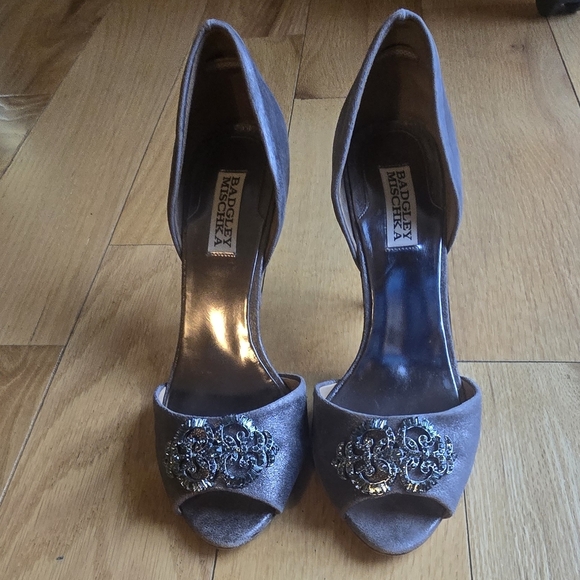 Badgley Mischka Salsa Peep Toe Heels Metallic Pewter Size 9 - Picture 3 of 9